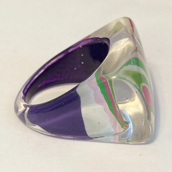 Vintage Lucite Acrylic Ring Size 6 Retro Abstract Hand Painted Pink Red White - Picture 9 of 12